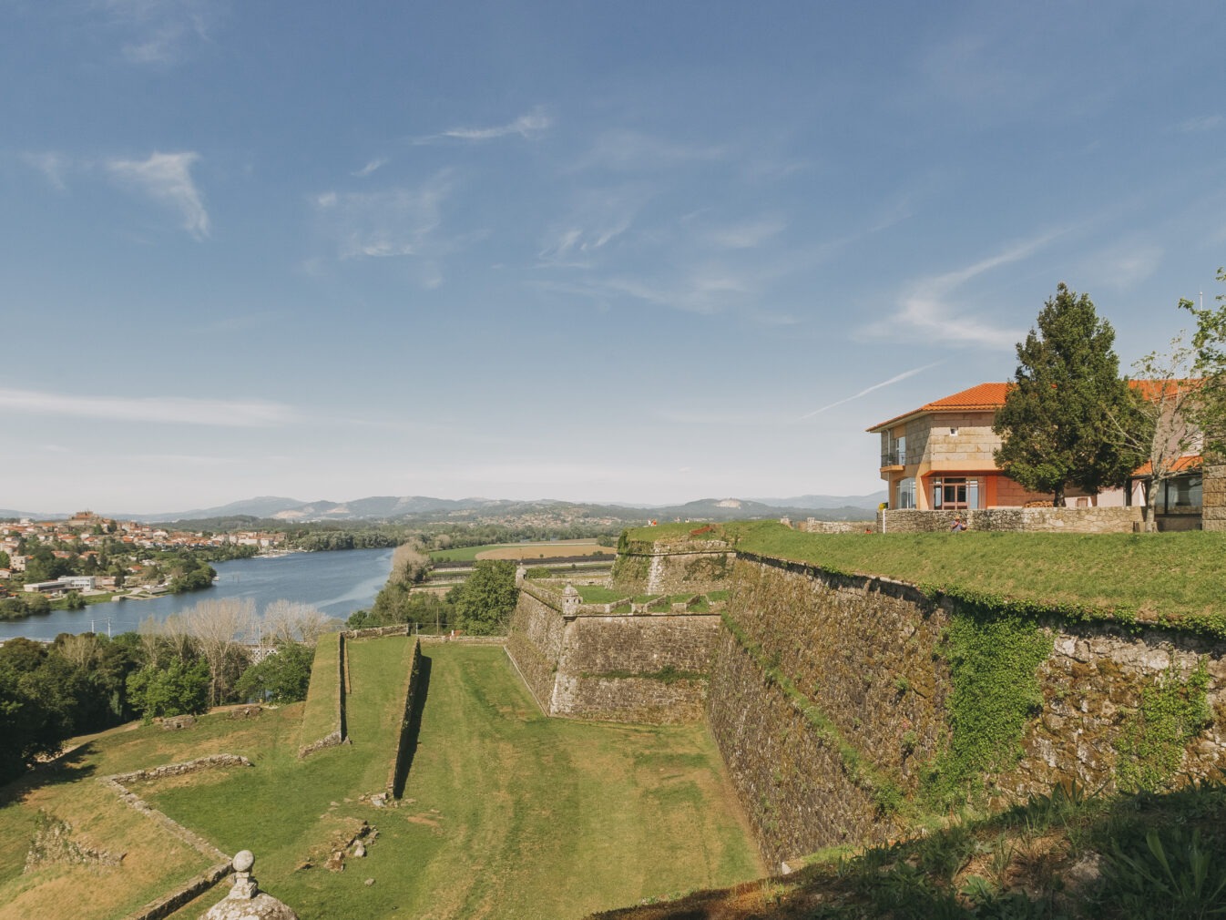 Exterior da Pousada Valença.