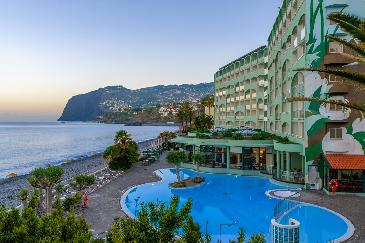 Vista para o mar do Pestana Ocean Bay, na Madeira